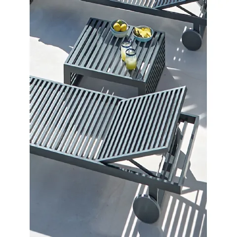 Tavolino DNA Side table con lettino di Gandia Blasco