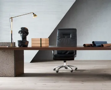 Scrivania Direzionale HO Desk in legno con rivestimento in cuoio di Poltrona Frau